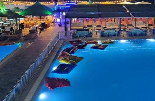 Salamis Apartment | Sea View Serenity Βeachfront & Pool 101