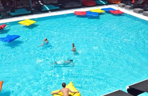 Salamis Apartment | Sea View Serenity Βeachfront & Pool 101