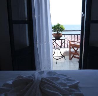 Amoopi Apartment | Sea View Studios