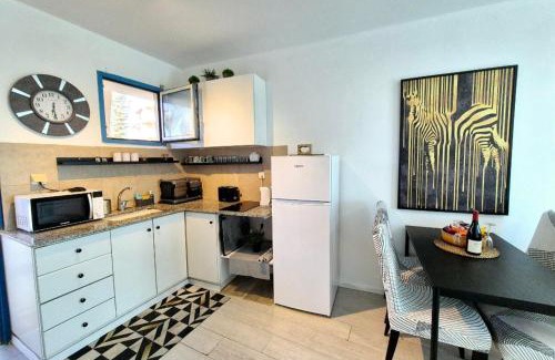 Caesarea Apartment | Sea View Suites - דירות נופש עם מקלט