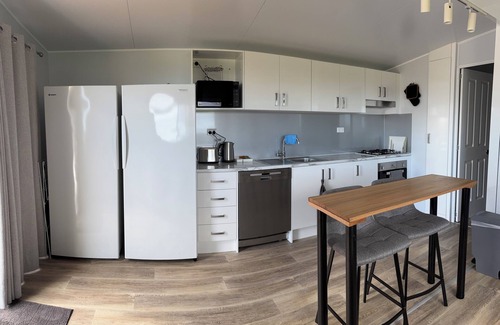 Coffs Harbour Cabin | SEA VIEWS NEST