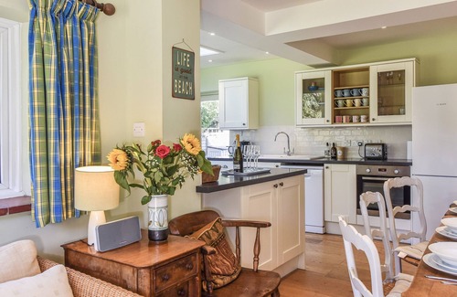 Middleton-on-Sea Cottage | Sea Way by inspirestays.com - a cottage that sleeps 8 guests in 4 bedrooms