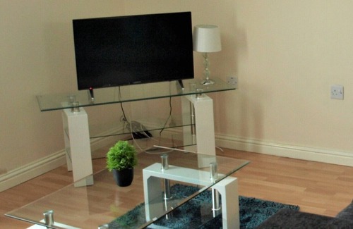 South Shields Apartment | Sea Winnings, Homely Flat near Seaside - free parking