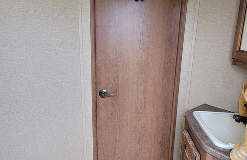 Surfside Beach House | "Seabiscuit" Cozy RV steps away from Surfside beach, Freeport, TX, fishing, swim