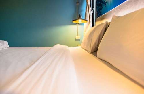 Khao Lak Hotel | Seabox Khaolak Hostel