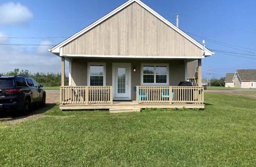 Cap-Pele House | Seabreeze Chalet w/beach access - Aboiteau Beach