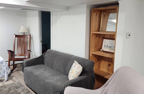 Ocean Park Apartment | Seabreeze Cottage, Ground-Level Apartment, Pet Friendly, Sleeps 3