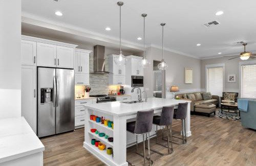 The Shores House | Seabreeze Cottage - Private home at The Shores home