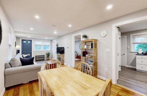 Barnstable House | Seabreeze Escape
