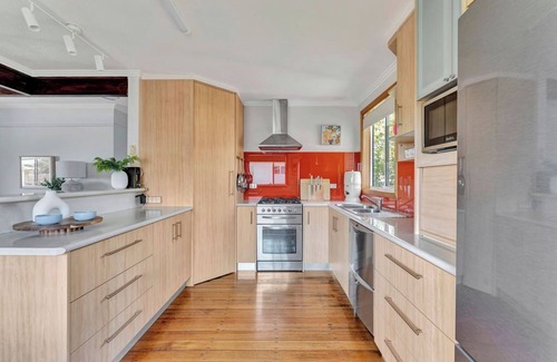Penguin House | Seabreeze Escape: Your Next Coastal Getaway