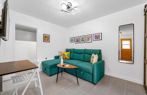 Hawaii Kai Hotel | Seabreeze Hideaway B 30 Night Minimum