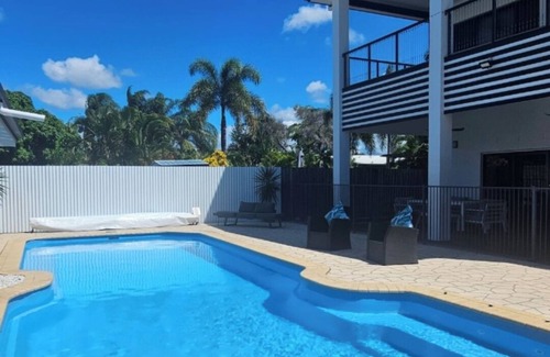 Hervey Bay House | Seabreeze in the Bay - 200m to Esplanade