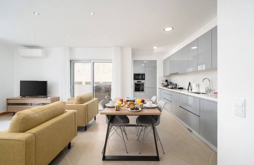 Lagos Apartment | Seabreeze luxury apartment (Horta 2A)