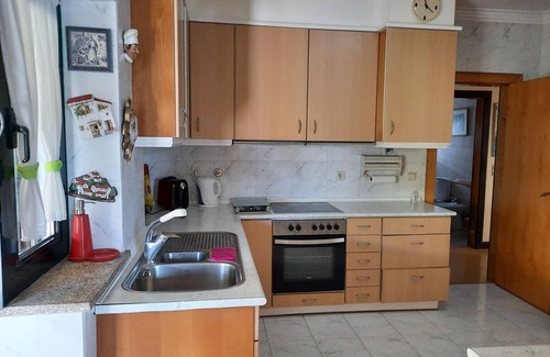 Esposende House | Seabreeze Villa in Esposende – Pool, 100m to the Sea, Sleeps 10