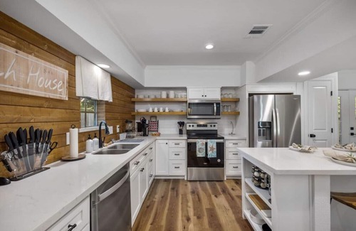 El Lago House | Seabrook 3BR Near Kemah Boardwalk, El Jardin Beach