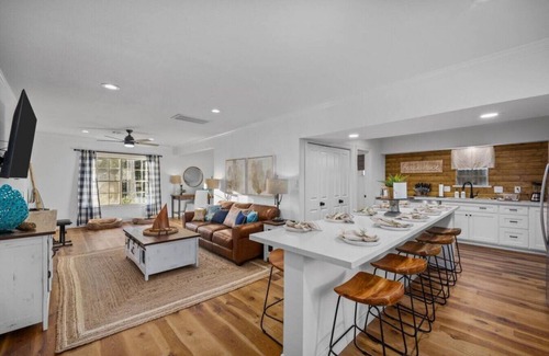 El Lago House | Seabrook 3BR Near Kemah Boardwalk, El Jardin Beach