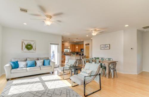 El Lago House | Seabrook Getaway with Balconies and Bay Views!