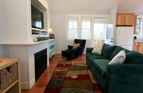 Seabrook House | Seabrook's Flotsam House, a cozy home with a private hot tub!