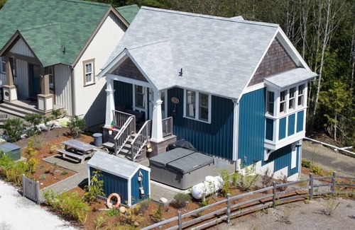 Seabrook House | Seabrook's Flotsam House, a cozy home with a private hot tub!