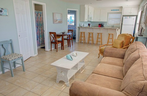 Fort Morgan Cottage | Seaclusion Beach View Cottage, Pet Friendly
