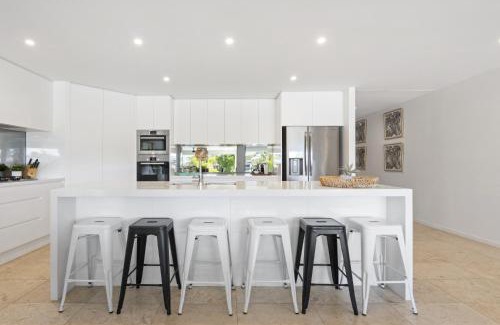 Broadbeach Waters House | Seaclusion Broadbeach