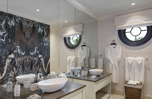 Derricks Villa | Seaclusion - Luxury 6 bedroom beachfront villa with private pool in Barbados - Contact Today To Book