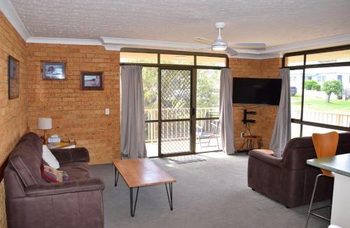 South West Rocks Apartment | Seacrest 6 - Bring your own linen.