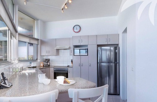 Boomerang Beach House | SeaCrest on Blueys Beach