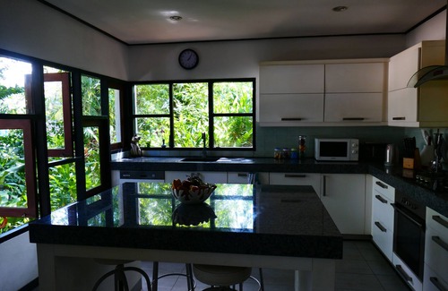 Kamala House | Seafront 3 bedrooms en-suite.