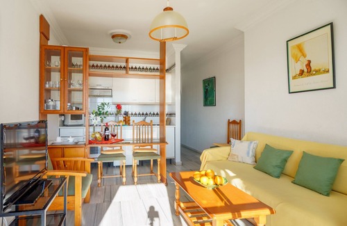 Benalmadena Costa Apartment | Seafront and next to Beach Promenade. 600 MB WIFI free. Also long term rates