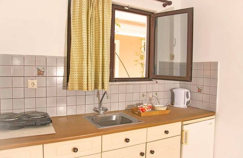 Kavos House | Seafront Apartments
