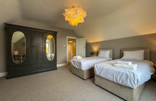 Southend-on-Sea House | Seafront Beach House