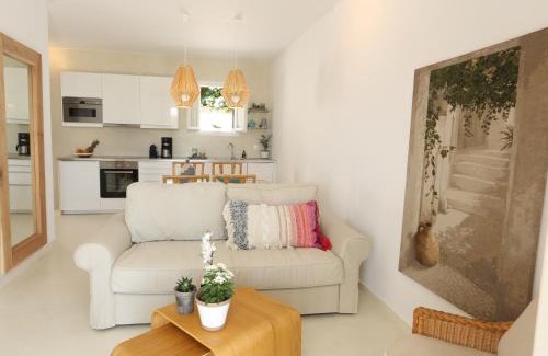 Parelia House | Seafront Calista Beach House With Garden