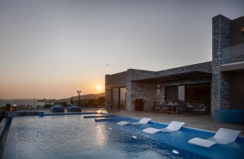 Vizari Villa | Seafront elegant villas, with infinity pools & devine views!