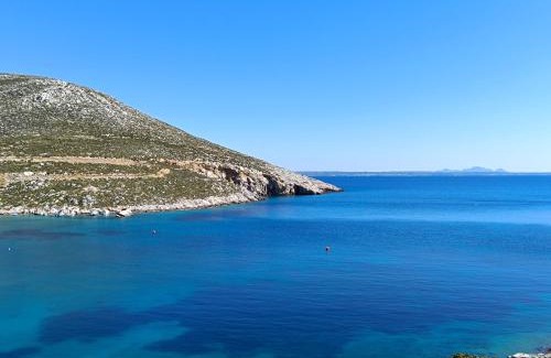 Vlychadia Apartment | Seafront Haven