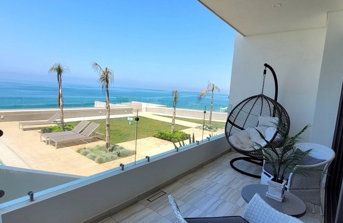 Primo Tapia Condo | Seafront Luxury Condo Pool Jacuzzi