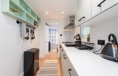 Cliftonville Apartment | Seafront retreat in Margate