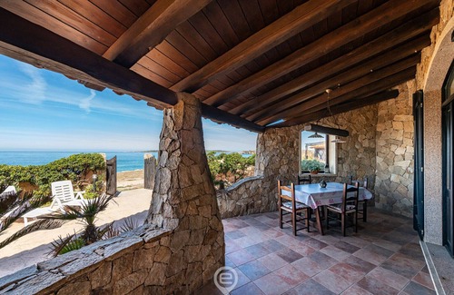 San Vero Milis Villa | Seafront Rustic Hideaway