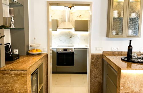 Duce Villa | Seafront villa, sandy beach, heated pool, sauna, fitness,.