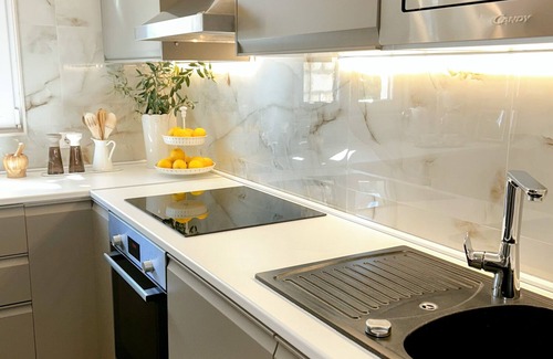 Duce Villa | Seafront villa, sandy beach, heated pool, sauna, fitness,.