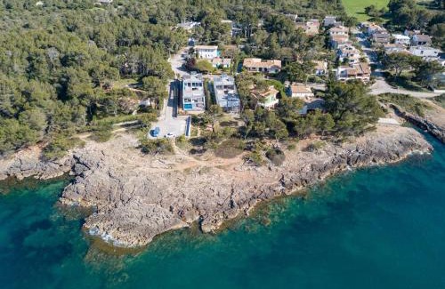 Marina Manresa Villa | Seafront Villa Sunset Alcudia