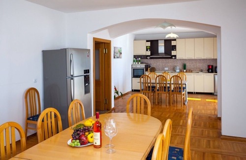 Bar Villa | Seafront villa with pool