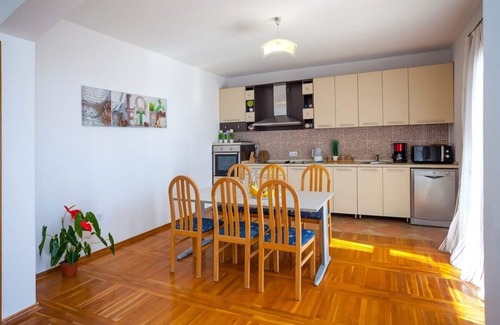 Bar Villa | Seafront villa with pool