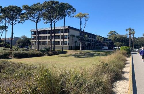 Hilton Head Island Apartment | SeaGem-Beautiful Oceanview! Many Upgrades New Reno