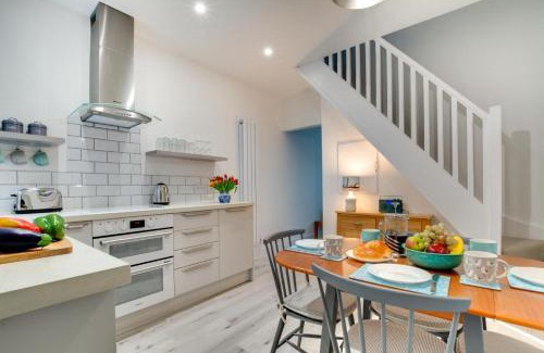 Hythe House | Seaglass Cottage