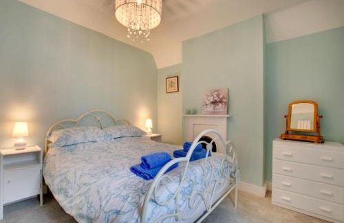 Hythe House | Seaglass Cottage