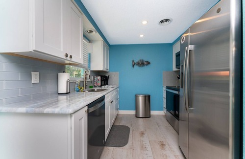 Englewood Villa | Seaglass Inn at the Beach Shack Just one block from the beach!