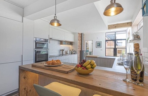 Reydon House | Seagrass Cottage - Beautifully renovated with view
