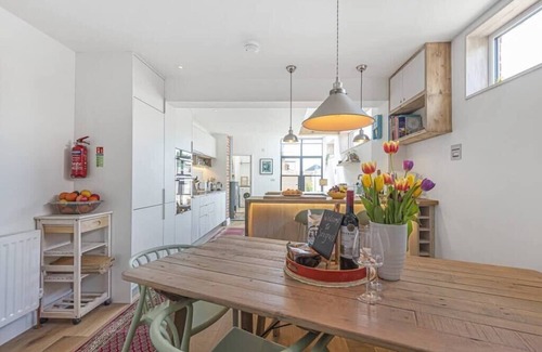 Reydon House | Seagrass Cottage - Beautifully renovated with view