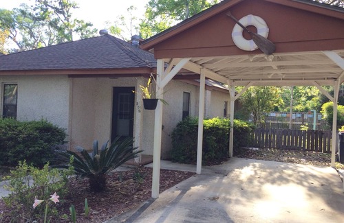 St. Marys House | Seagrove House in Historic District St. Marys, 2 blocks to river - Dog Friendly